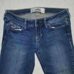 Hollister Women's 1S 25x31 Flare Jeans in Medium Wash - Size 1 Short